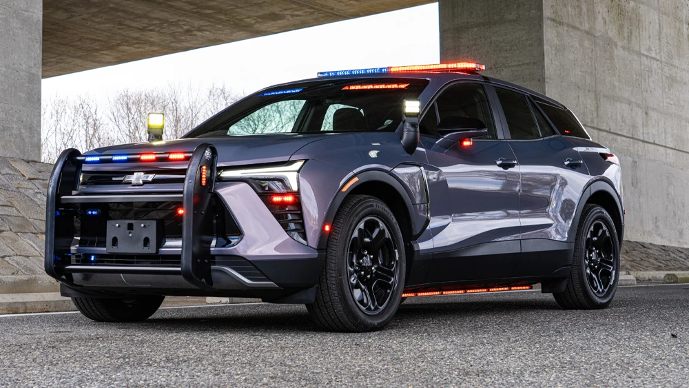 image of police emergency vehicle equipped with Whelen lighting solutions